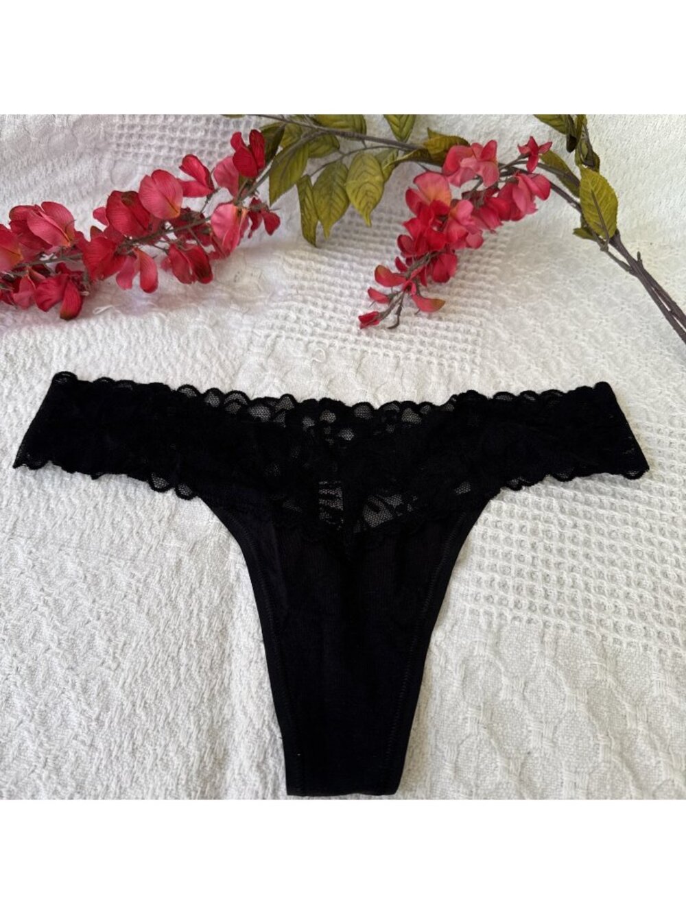 VICTORIA'S SECRET M BLACK WIDE STRING LACE THONG PANTIES NWT